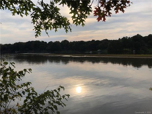 124 125 Laurel Ridge Drive