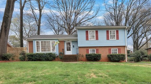 4507 Carriage Drive Circle