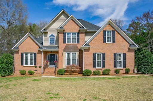 1504 Worthington Crossing