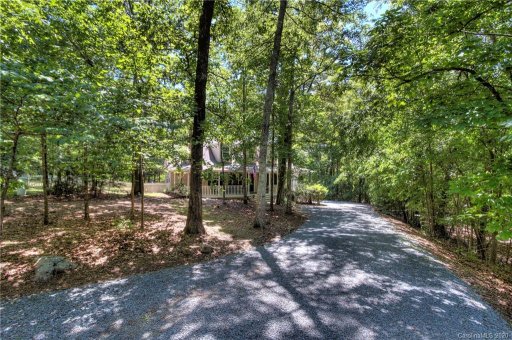 6911 Live Oaks Lane