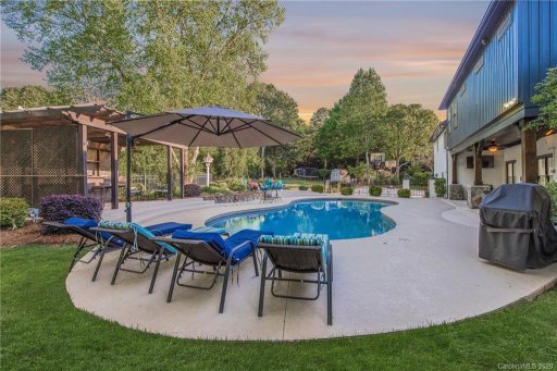 19505 Sunnypoint Court