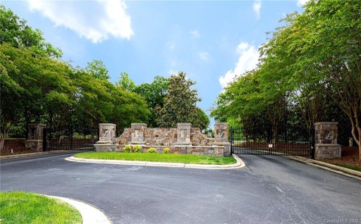 8204 Victoria Lake Drive