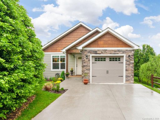 2 Jennlynn Drive