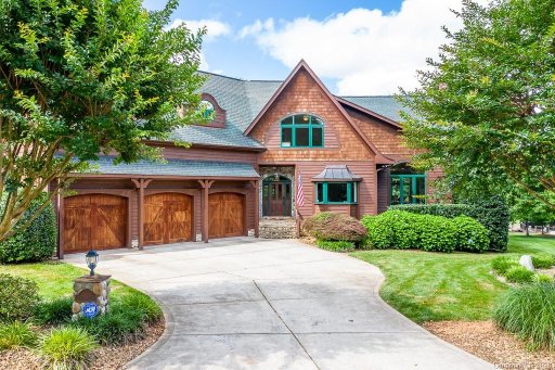 3628 Live Oaks Avenue