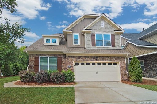 4631 Blackmuir Wood Circle