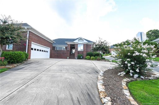 1202 Nw Greenside Drive