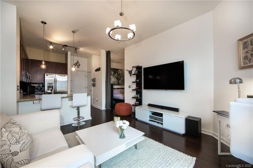 525 E 6th Street 420