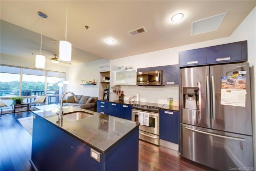 1133 Metropolitan Avenue 605