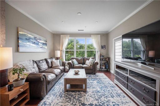 1000 Woodlawn Road 408