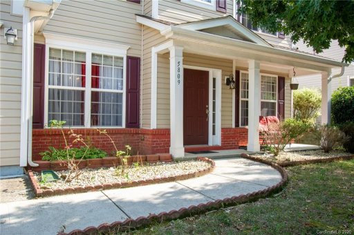 5809 Lindley Crescent Drive