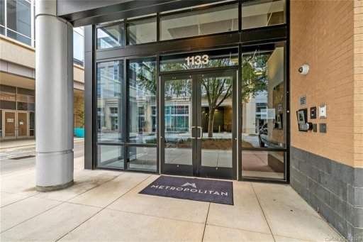 1133 Metropolitan Avenue 614