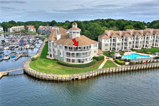 18609 Vineyard Point Lane