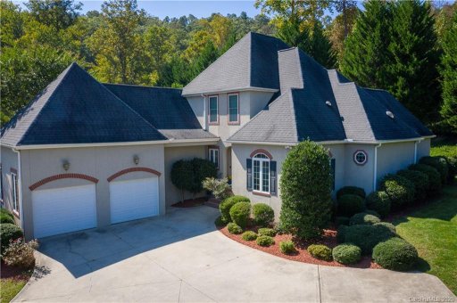 385 Mistletoe Trail