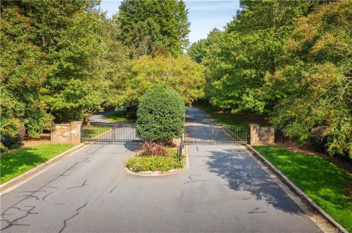 5161 5165 Woodland Bay Drive