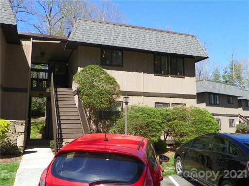 19 Lake Drive E8