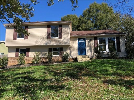 3220 Old House Circle