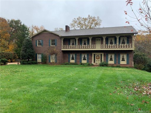 1008 Colonial Drive