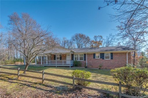 251 Laurel Circle