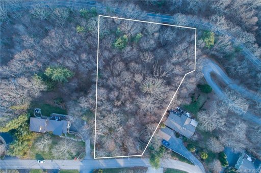 7 Crowningway Drive 9