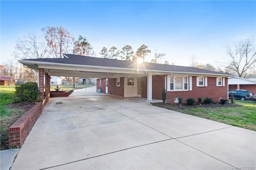 2219 Kenwood Drive