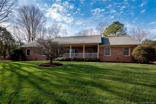 1137 Woodlawn Circle