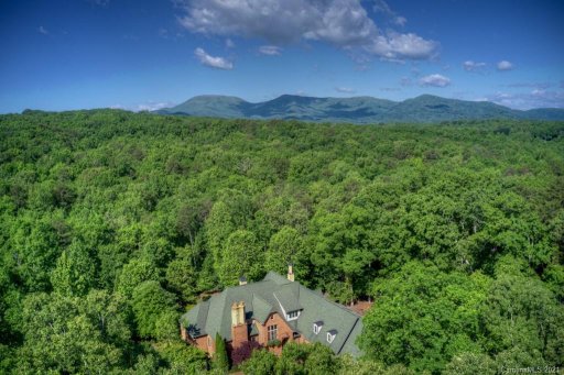 19 Coachman Lane