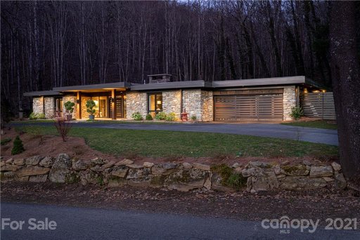 1585 Country Club Drive