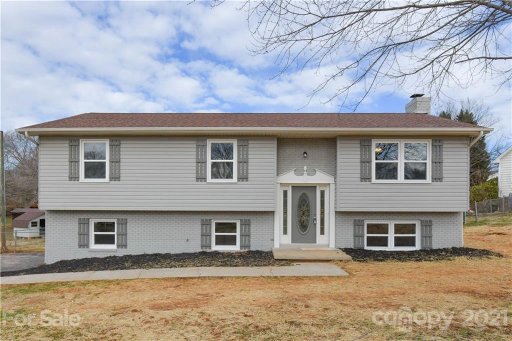 1772 Woodridge Circle