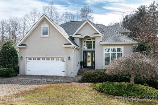 450 Mistletoe Trail