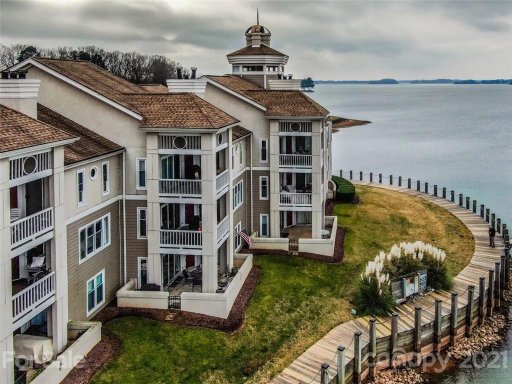 18621 Vineyard Point Lane