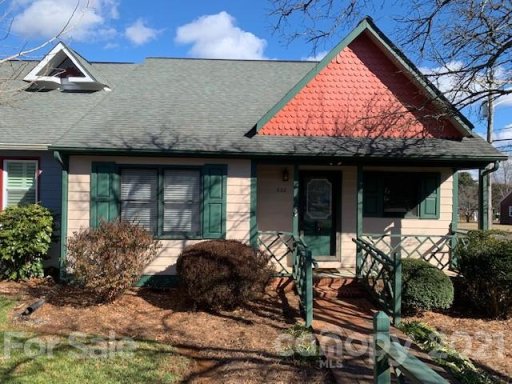 802 Prince Albert Court