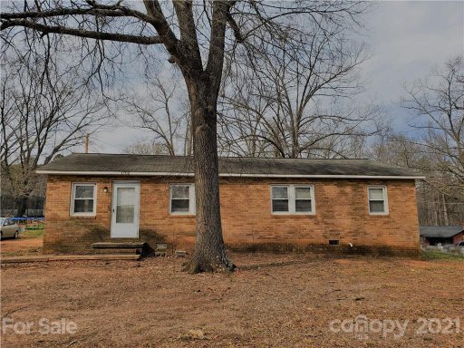 1702 Lakeview Drive