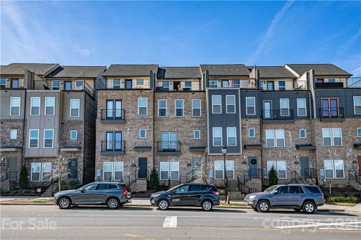 2732 Grand Union Way