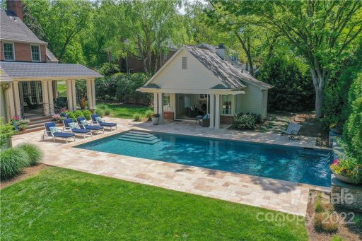 2218 Richardson Drive