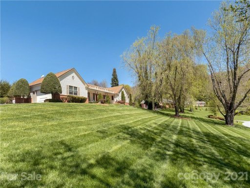 212 Hawthorn Drive