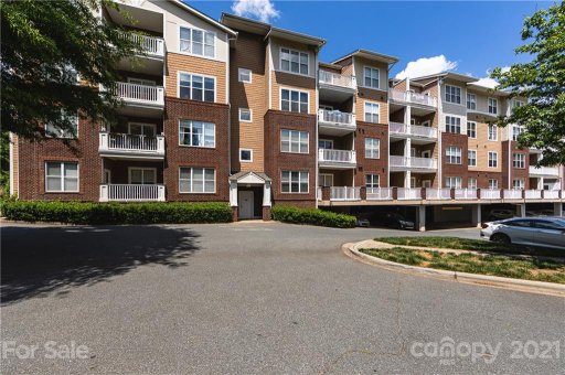 1000 E Woodlawn Road 119