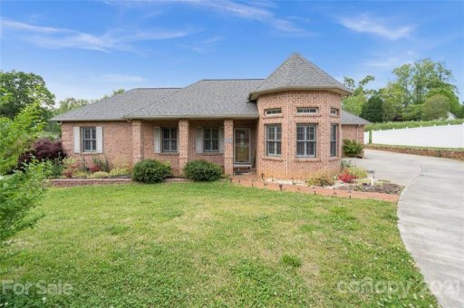 115 Bluegrass Circle