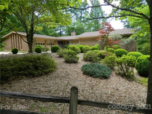 1580 Mountain Circle Drive