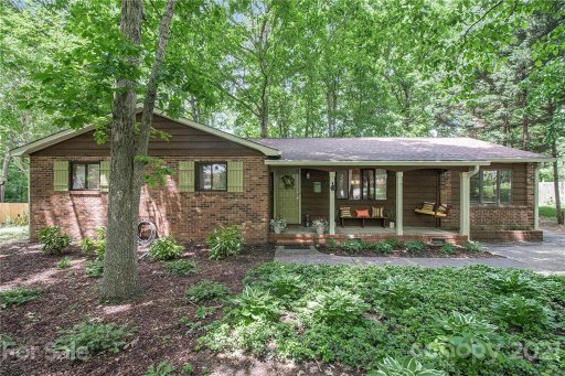 221 Blackberry Trail