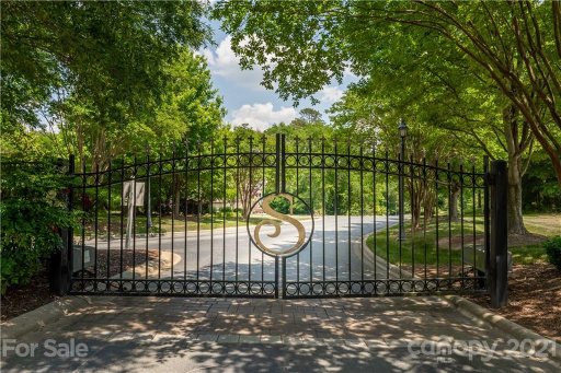 1000 Chamberleyne Way 4