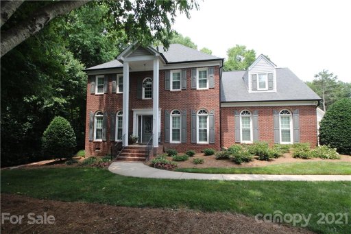 412 Hunters Point Drive