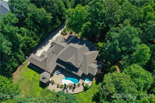 2512 Winding Oaks Trail