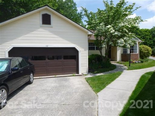 142 Exeter Court