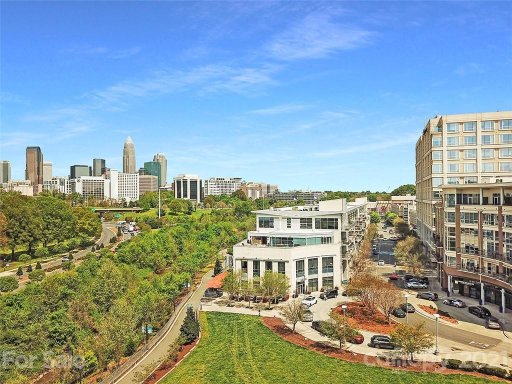 1100 Metropolitan Avenue 406