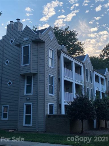 300 S Cedar Street 10