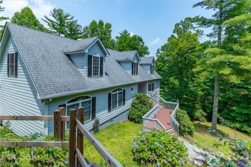 11 Lower Tanglewood Road
