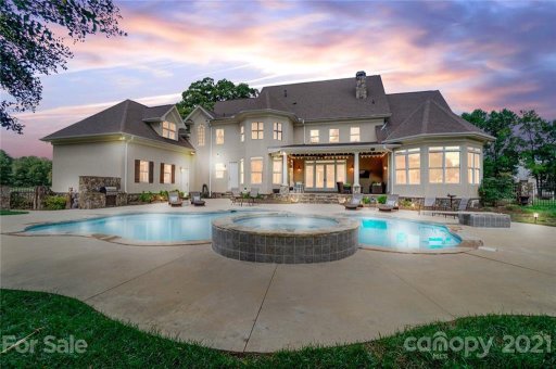 1019 Chamberleyne Way