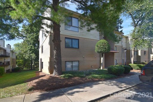 4824 Spring Lake Drive