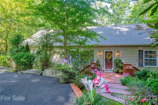439 Toxaway Trail