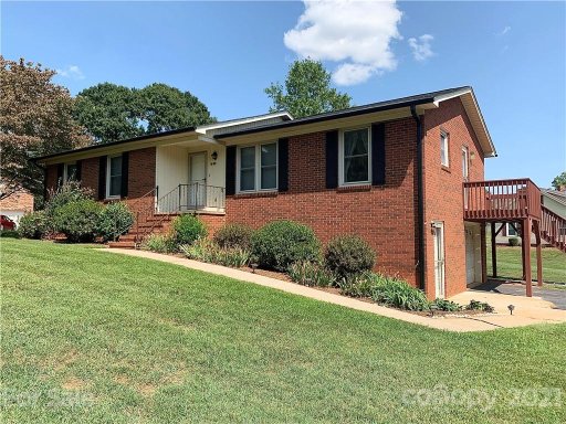 1800 Woodridge Circle